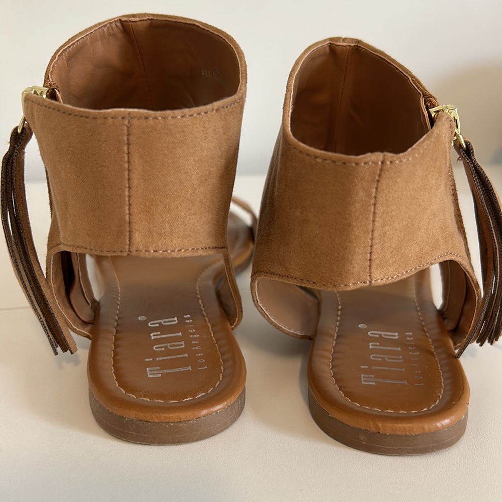 Tiara Los Angeles Tan Sandals - Picture 3 of 5